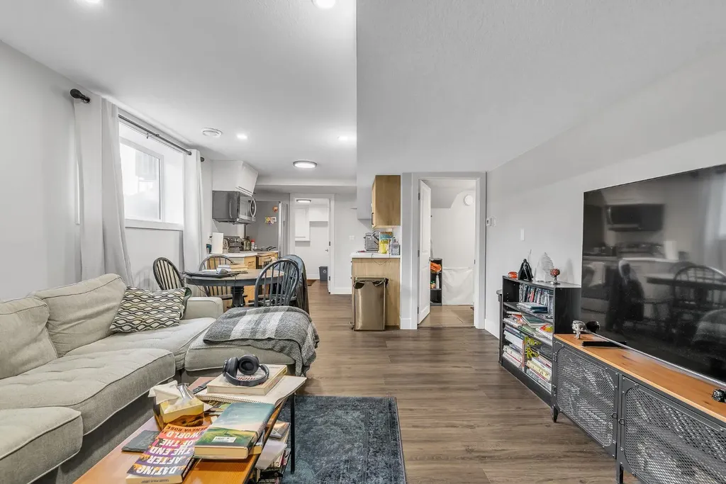 120 Woodbrook Close SW Calgary AB T2W4E9