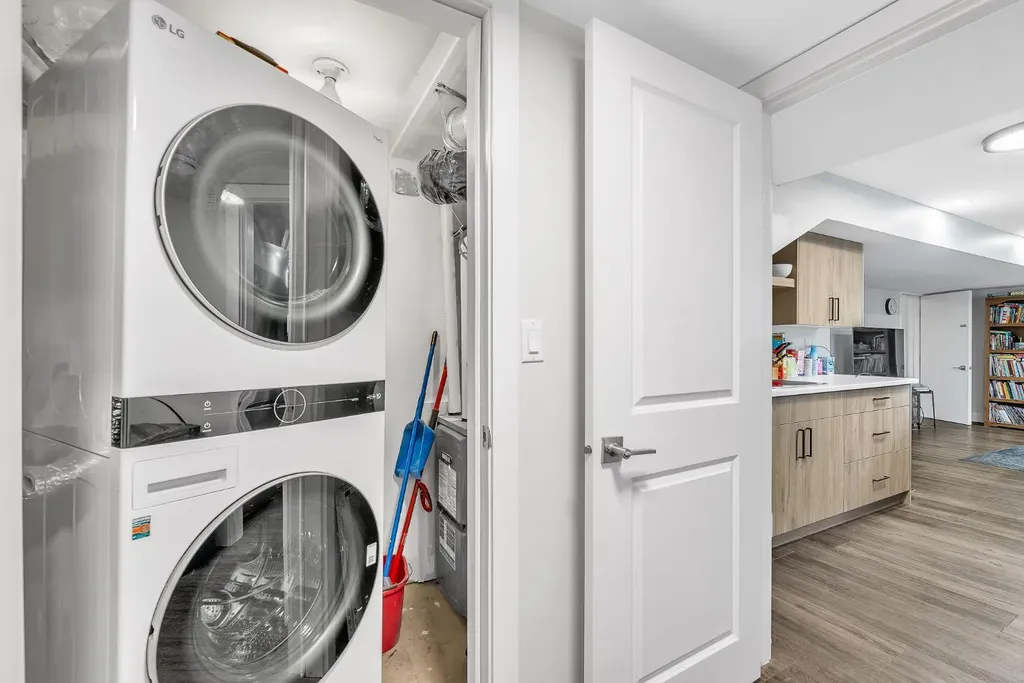 120 Woodbrook Close SW Calgary AB T2W4E9