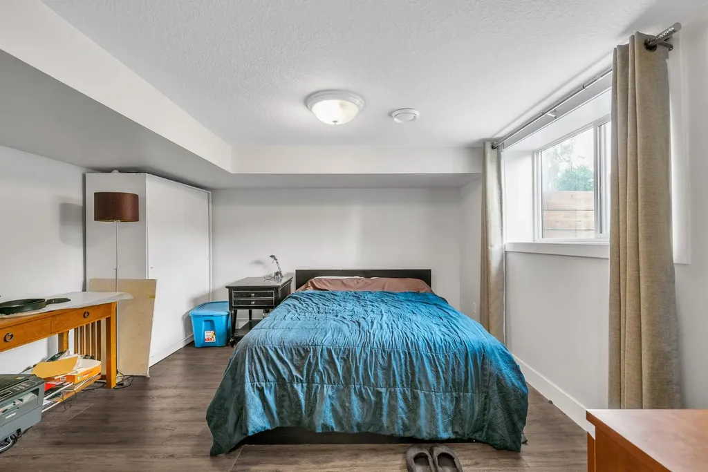 120 Woodbrook Close SW Calgary AB T2W4E9