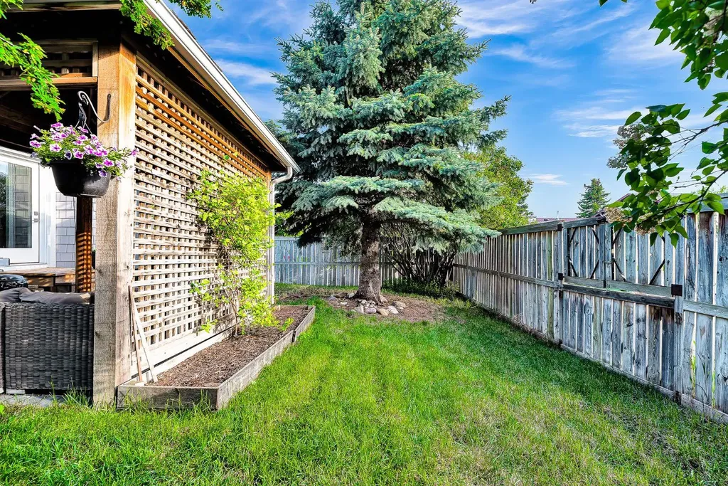 120 Woodbrook Close SW Calgary AB T2W4E9