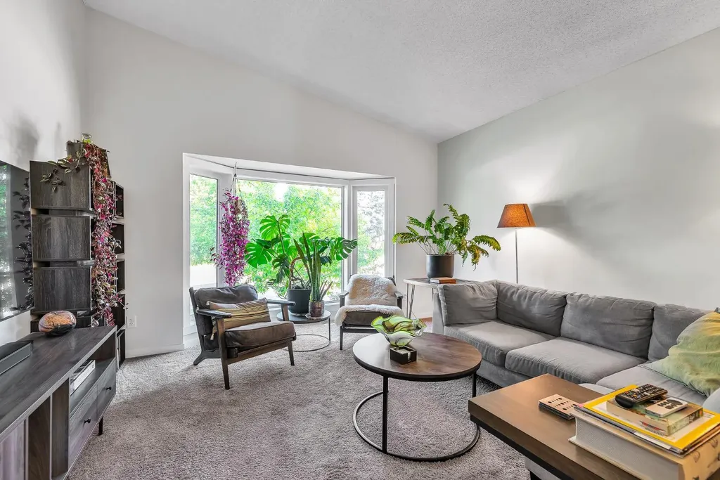 120 Woodbrook Close SW Calgary AB T2W4E9