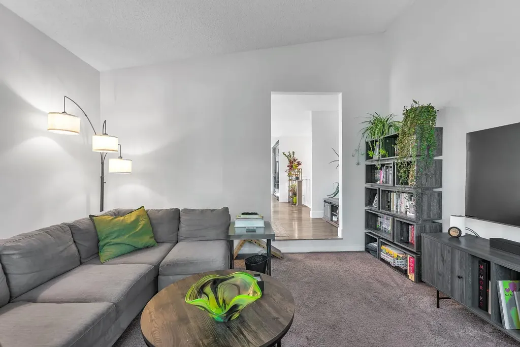 120 Woodbrook Close SW Calgary AB T2W4E9