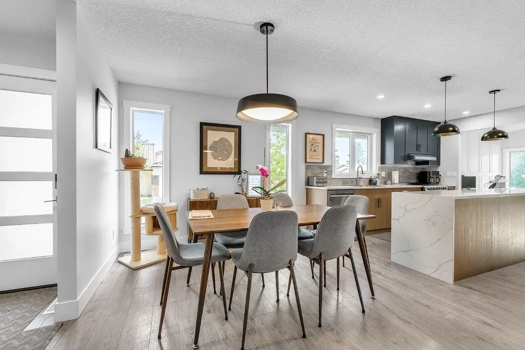 120 Woodbrook Close SW Calgary AB T2W4E9