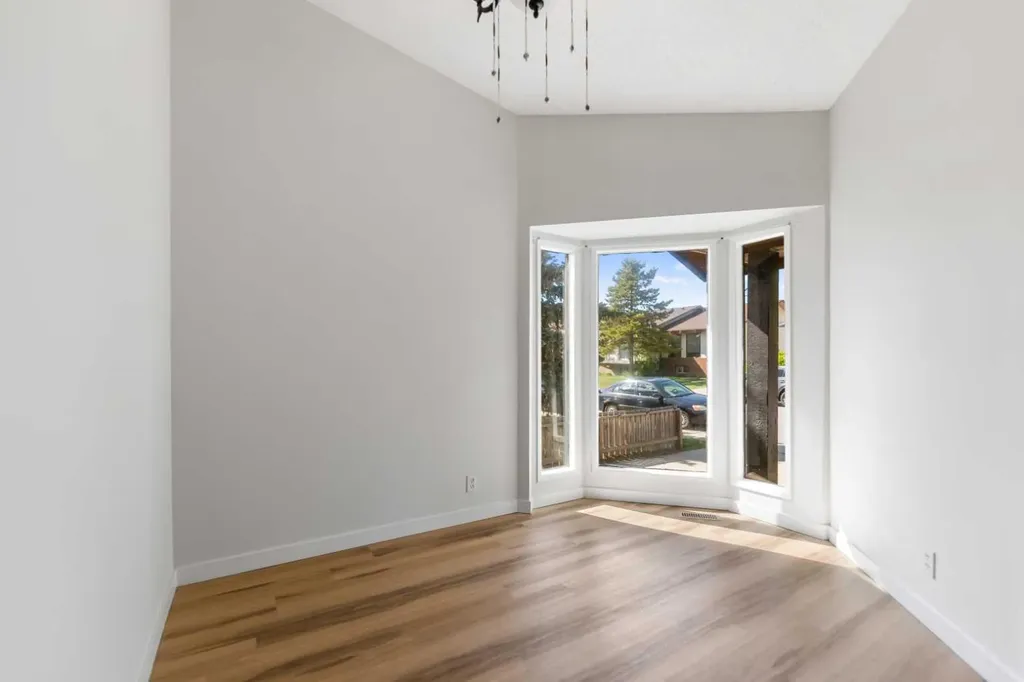 199 Templevale Road NE Calgary AB T1Y 4V9