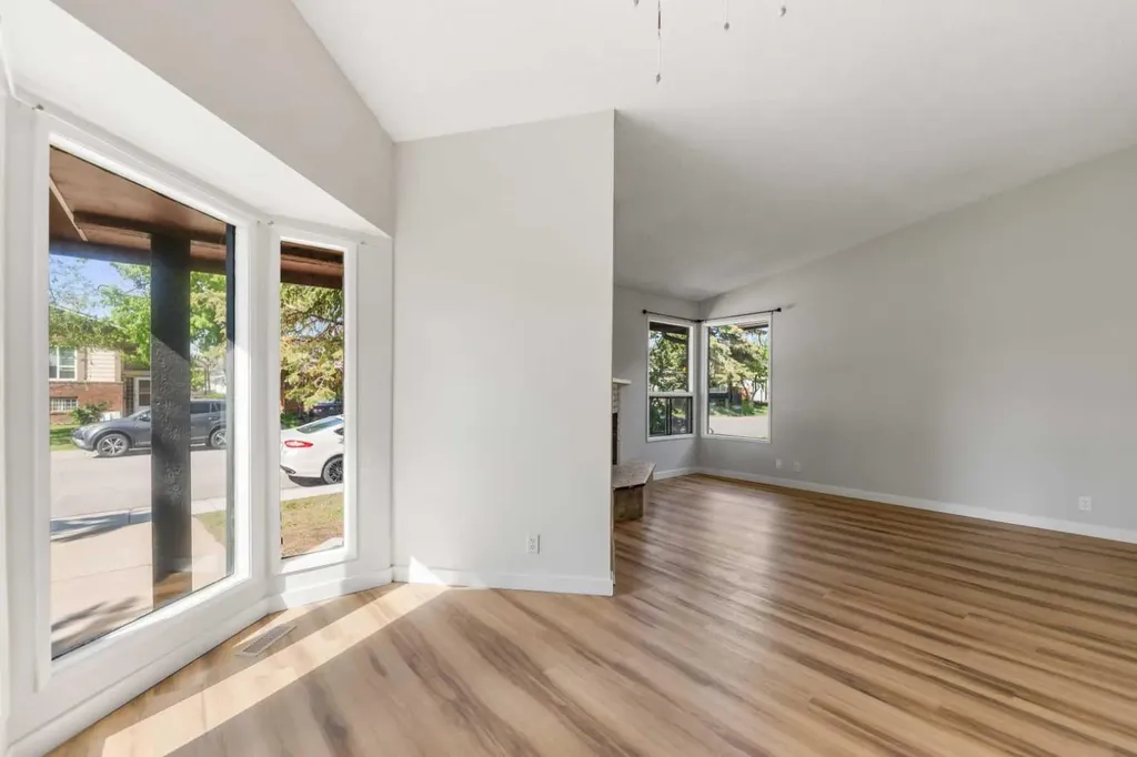 199 Templevale Road NE Calgary AB T1Y 4V9