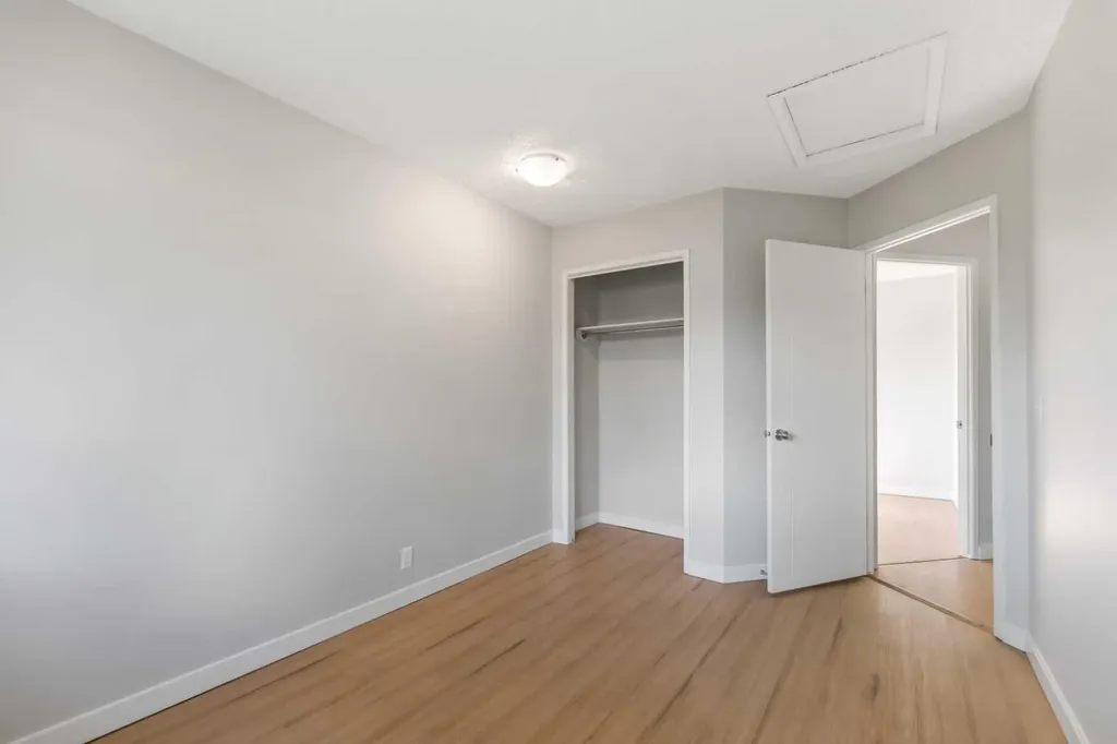 199 Templevale Road NE Calgary AB T1Y 4V9