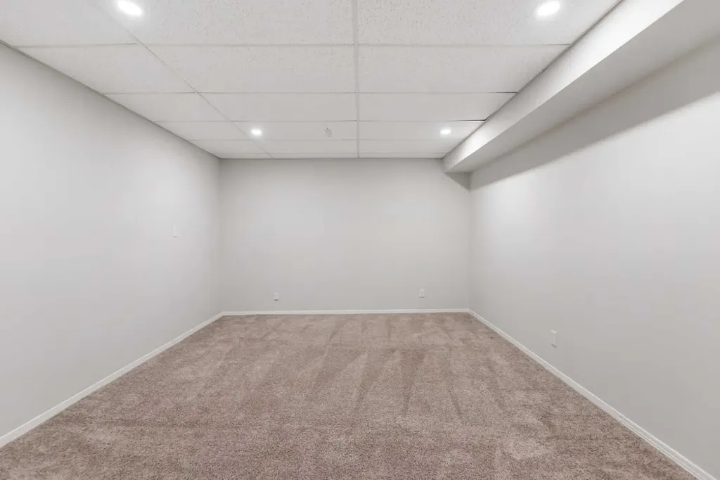 199 Templevale Road NE Calgary AB T1Y 4V9
