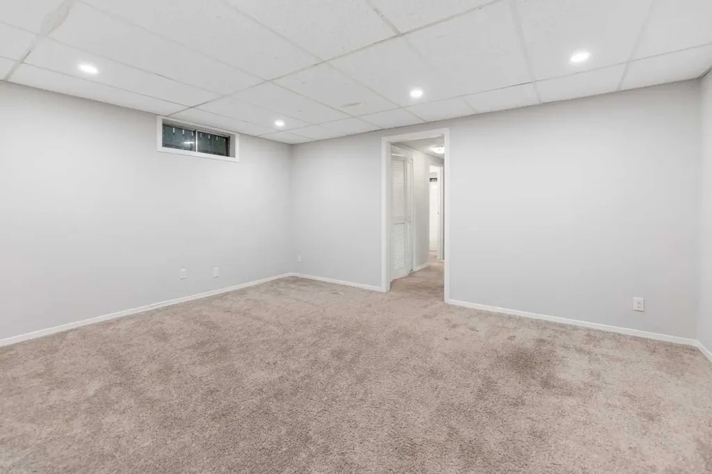 199 Templevale Road NE Calgary AB T1Y 4V9