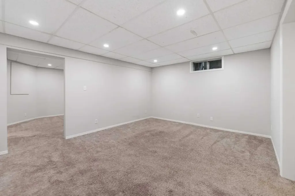 199 Templevale Road NE Calgary AB T1Y 4V9