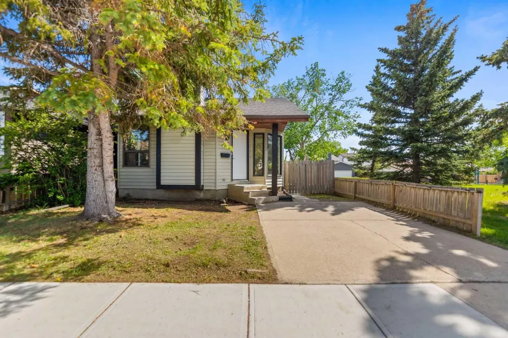 199 Templevale Road NE Calgary AB T1Y 4V9