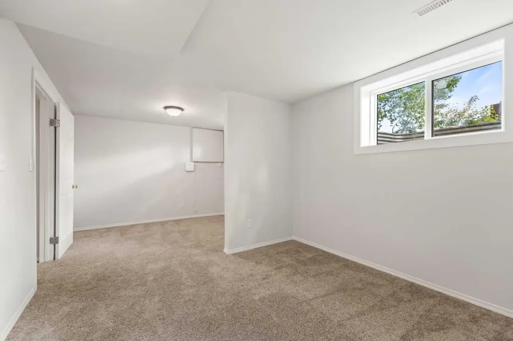 199 Templevale Road NE Calgary AB T1Y 4V9