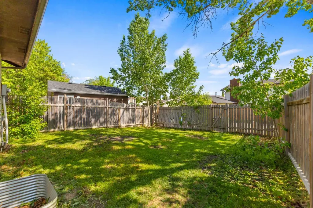 199 Templevale Road NE Calgary AB T1Y 4V9
