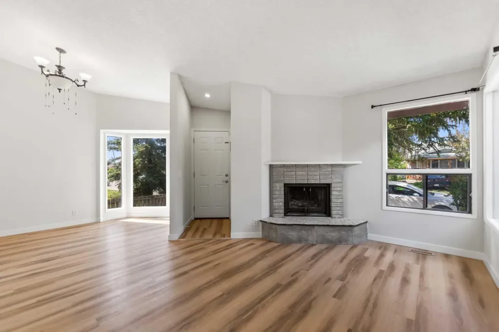 199 Templevale Road NE Calgary AB T1Y 4V9