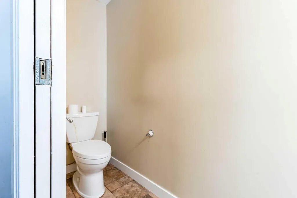 144 Midbend Place SE Calgary AB T2X 2J6