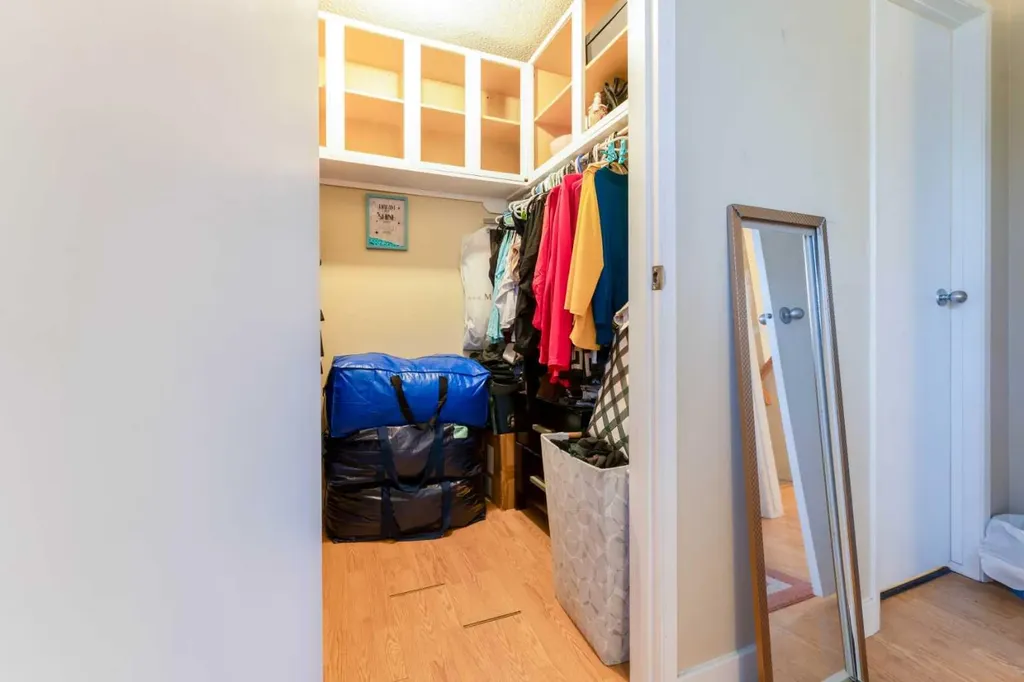 144 Midbend Place SE Calgary AB T2X 2J6