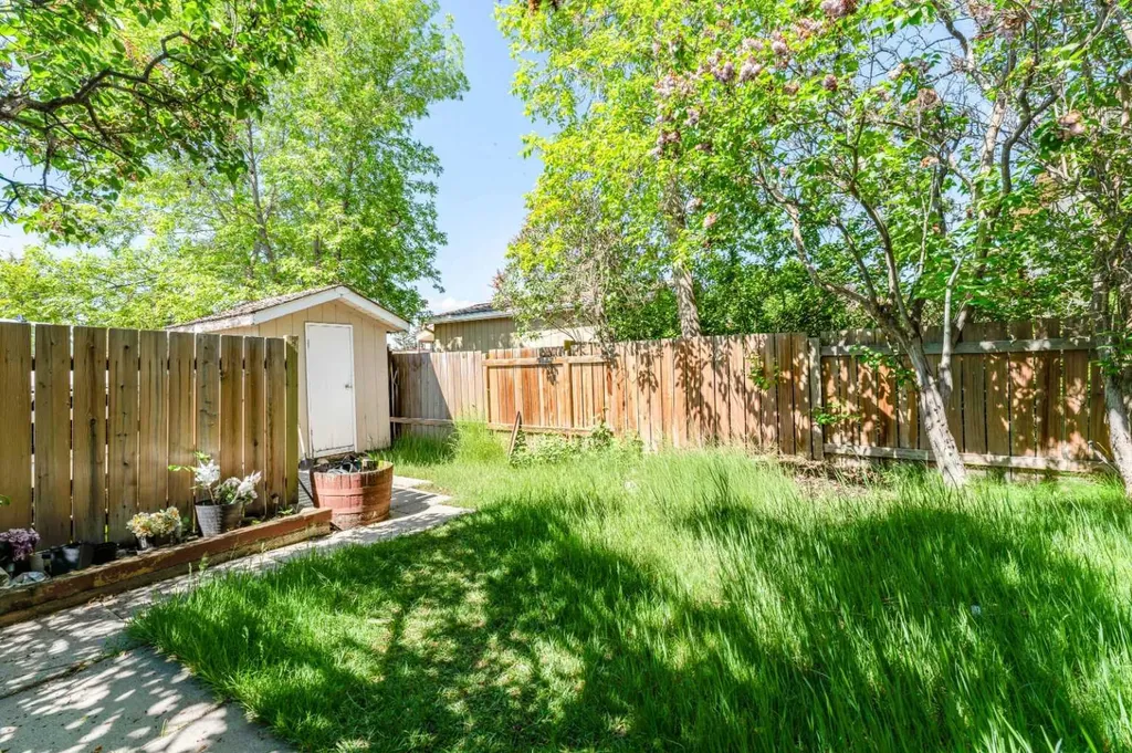 144 Midbend Place SE Calgary AB T2X 2J6