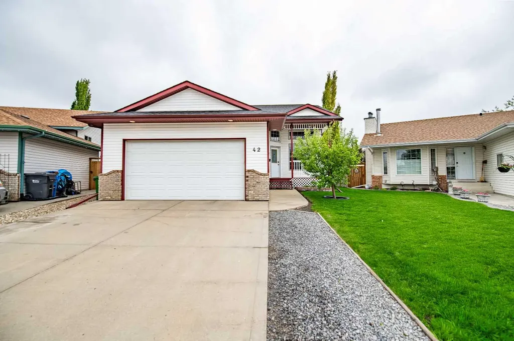 42 Logan Close Red Deer AB T4R2N8