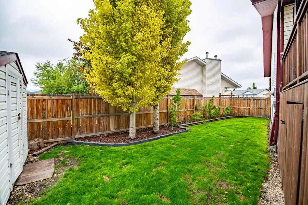 42 Logan Close Red Deer AB T4R2N8