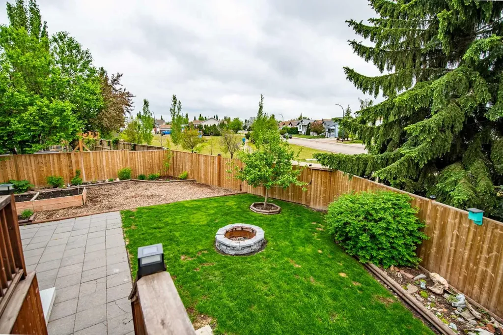 42 Logan Close Red Deer AB T4R2N8