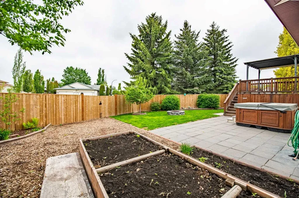42 Logan Close Red Deer AB T4R2N8