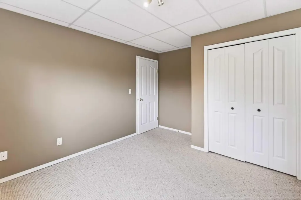 42 Logan Close Red Deer AB T4R2N8