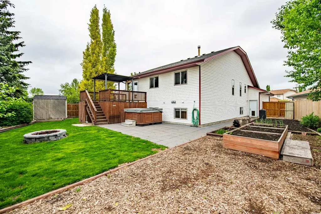 42 Logan Close Red Deer AB T4R2N8