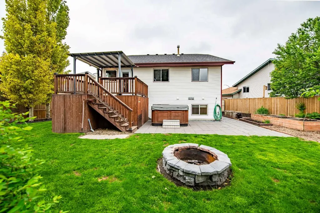 42 Logan Close Red Deer AB T4R2N8