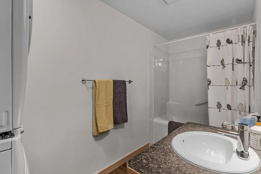 109 Montane Road Canmore AB T1W 3J2