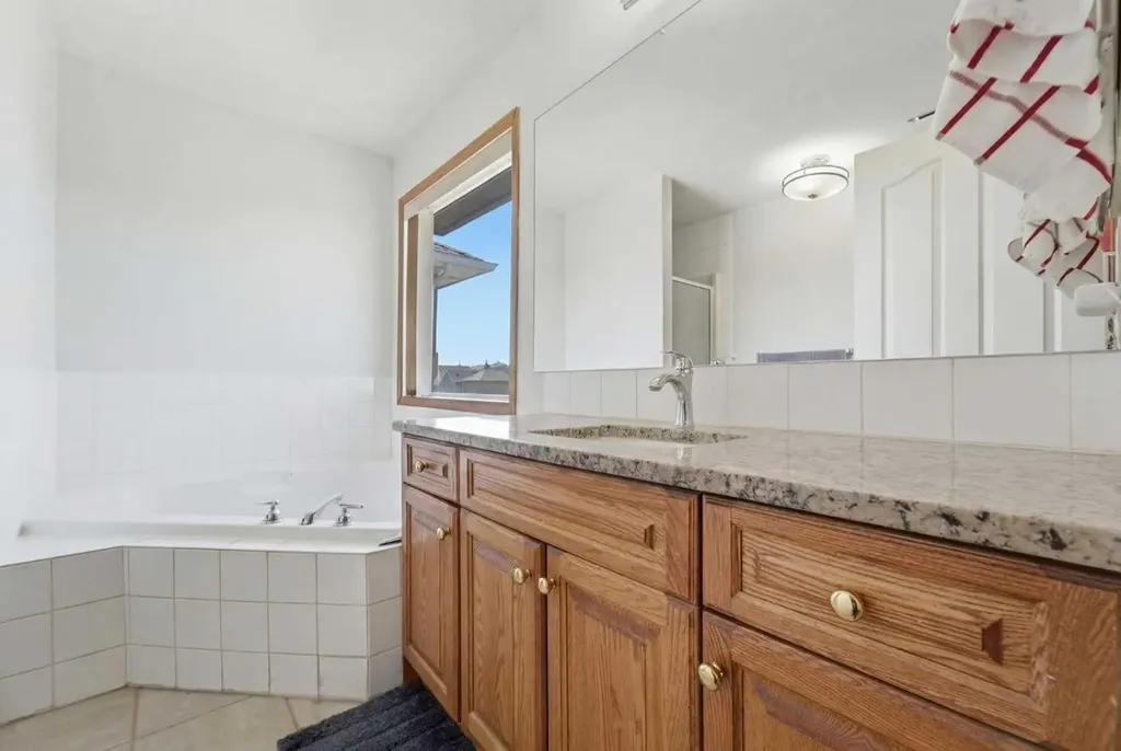 139 Saddlehorn Close NE Calgary AB T3J 5C6