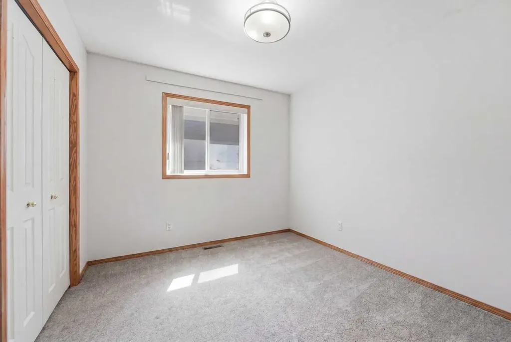 139 Saddlehorn Close NE Calgary AB T3J 5C6