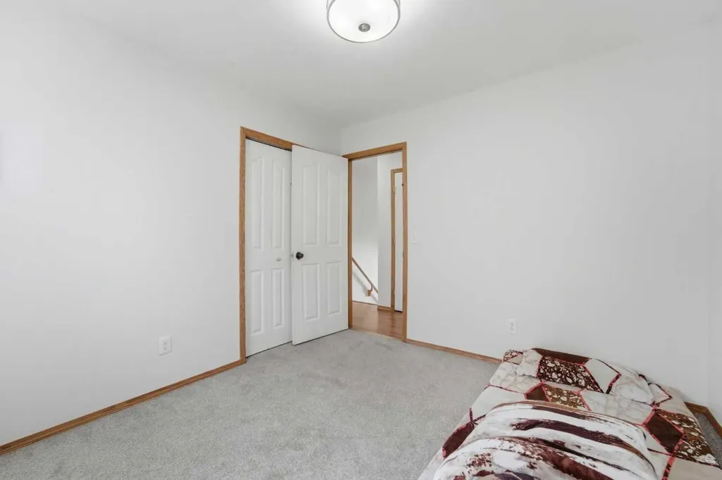 139 Saddlehorn Close NE Calgary AB T3J 5C6