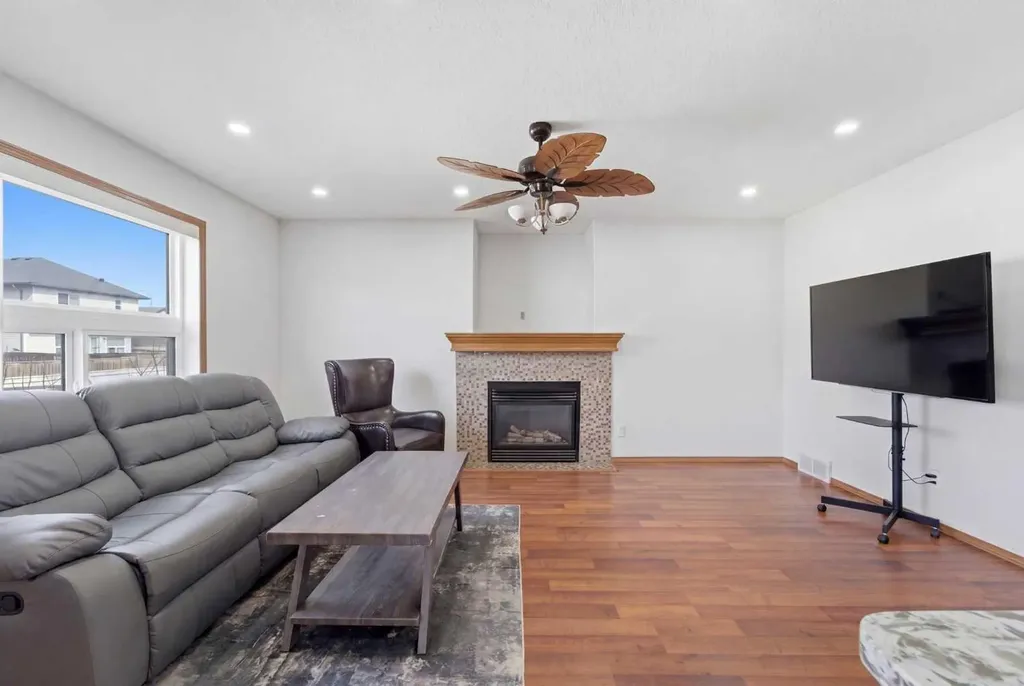 139 Saddlehorn Close NE Calgary AB T3J 5C6