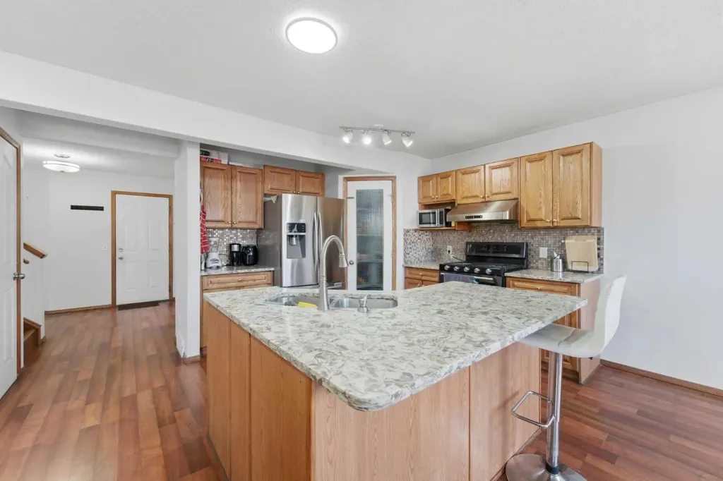 139 Saddlehorn Close NE Calgary AB T3J 5C6