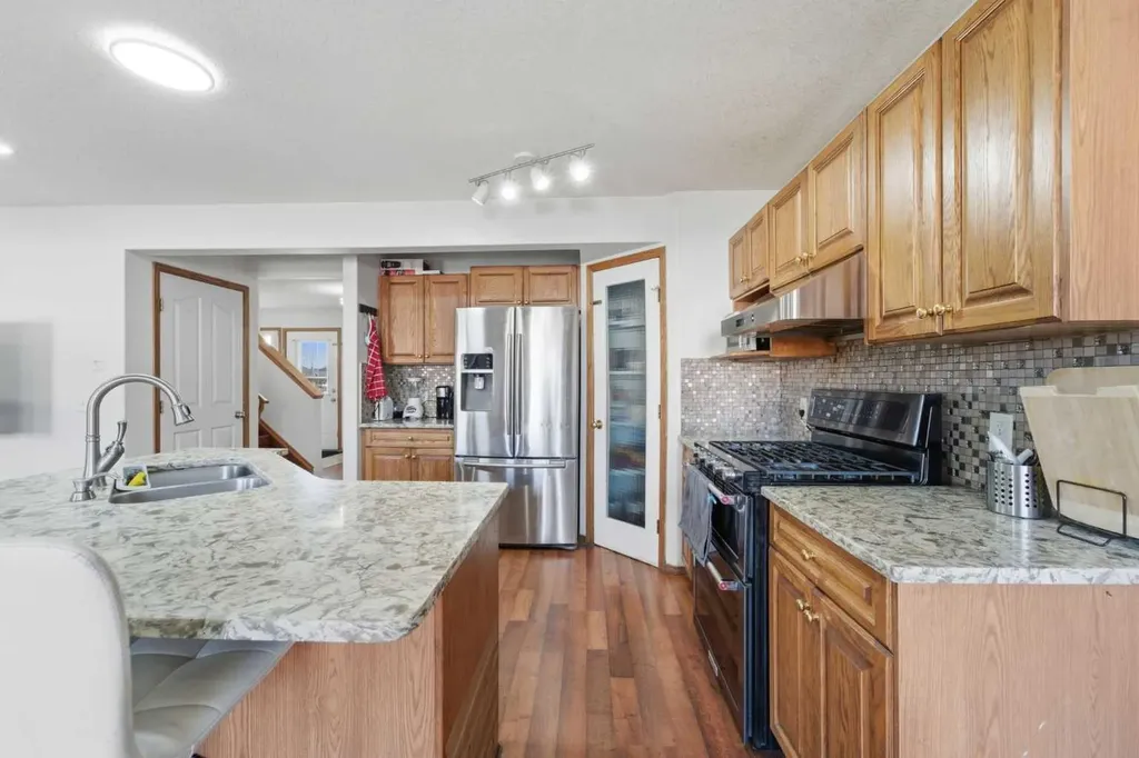 139 Saddlehorn Close NE Calgary AB T3J 5C6