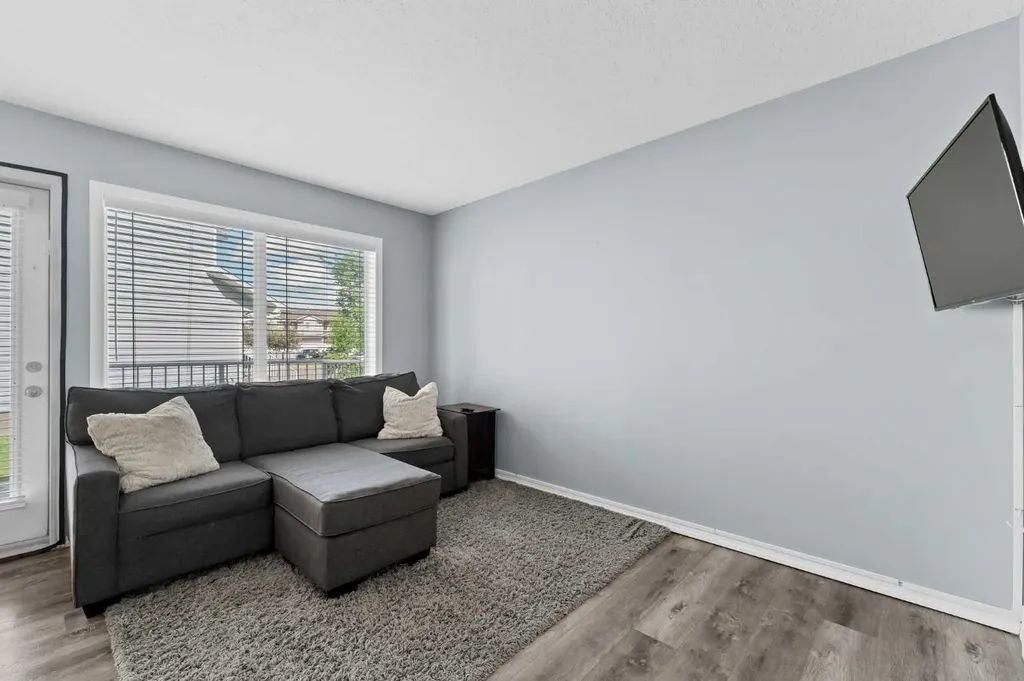 16 Sierra Avenue SW Medicine Hat AB T1B0A5