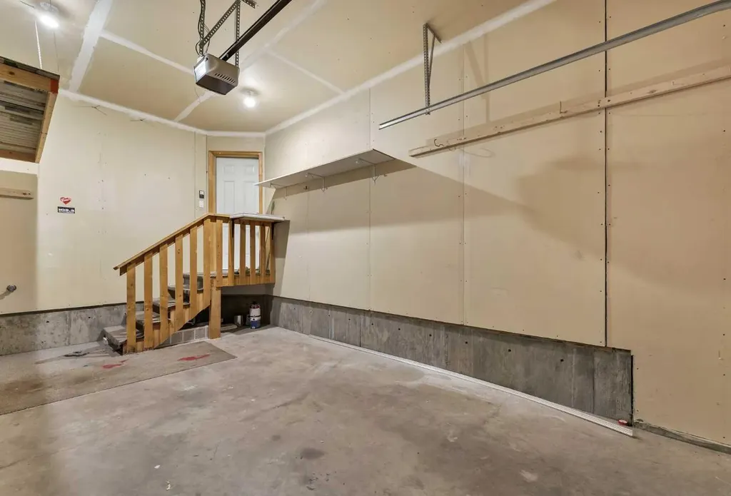 16 Sierra Avenue SW Medicine Hat AB T1B0A5