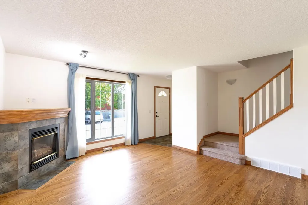 120 Ross Avenue Cochrane AB T4C 2E5