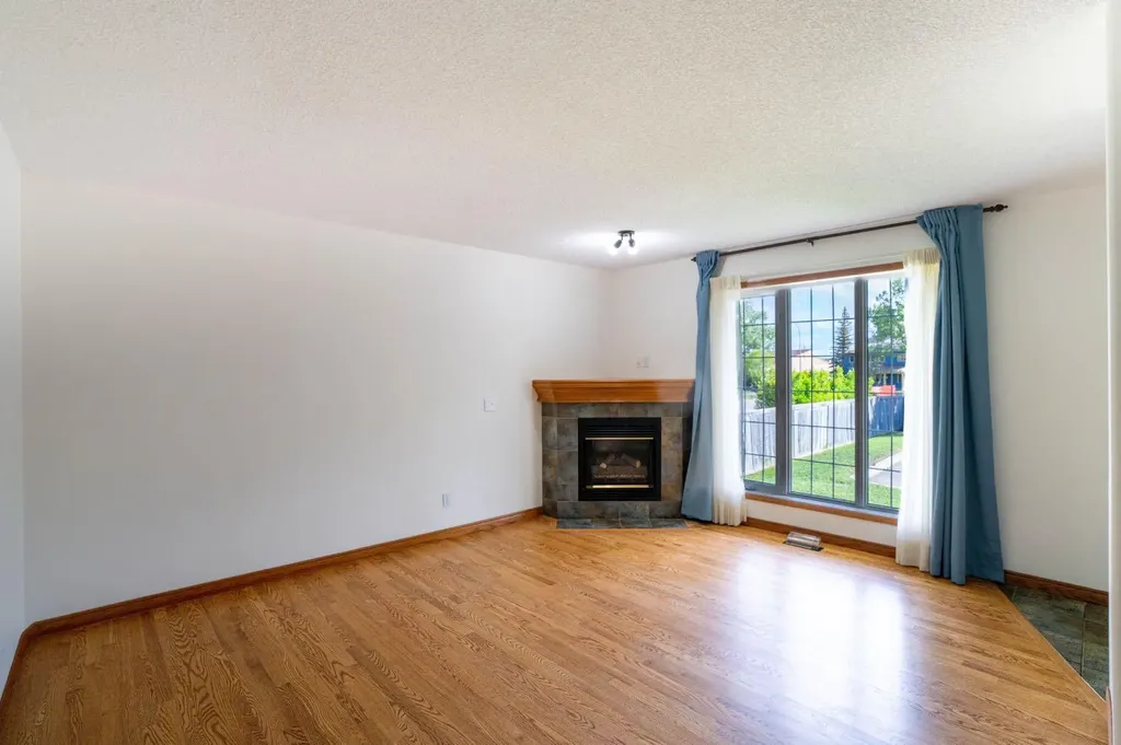 120 Ross Avenue Cochrane AB T4C 2E5