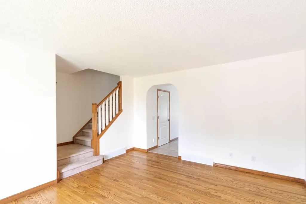 120 Ross Avenue Cochrane AB T4C 2E5