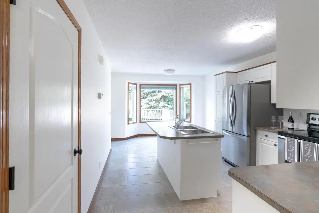 120 Ross Avenue Cochrane AB T4C 2E5