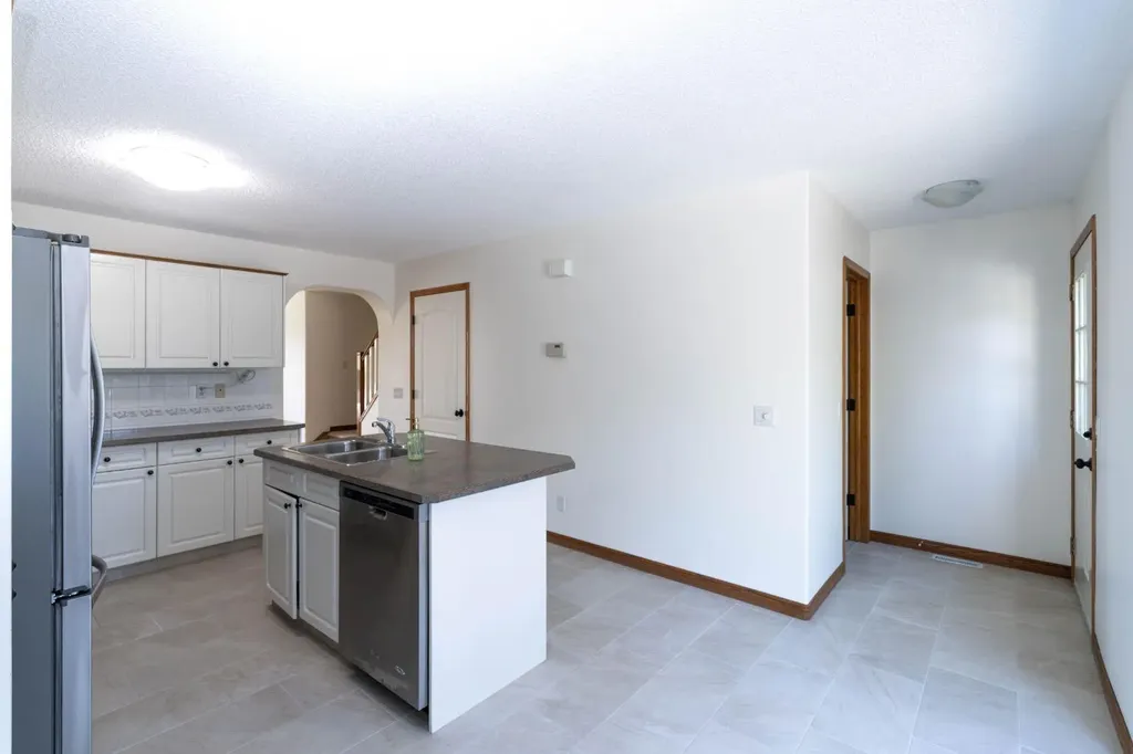 120 Ross Avenue Cochrane AB T4C 2E5