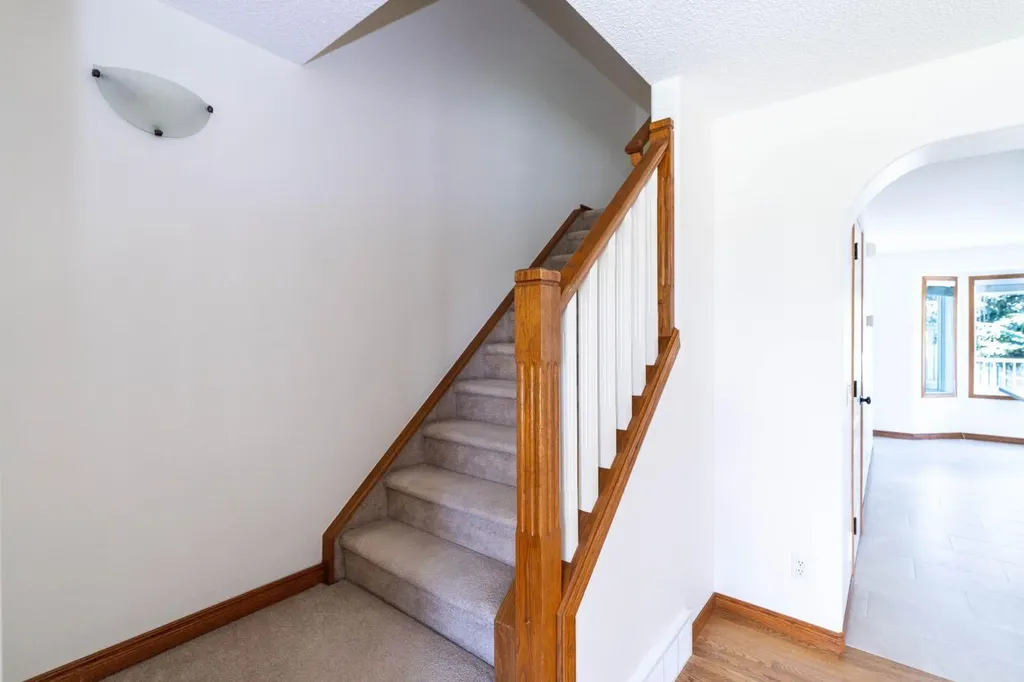 120 Ross Avenue Cochrane AB T4C 2E5
