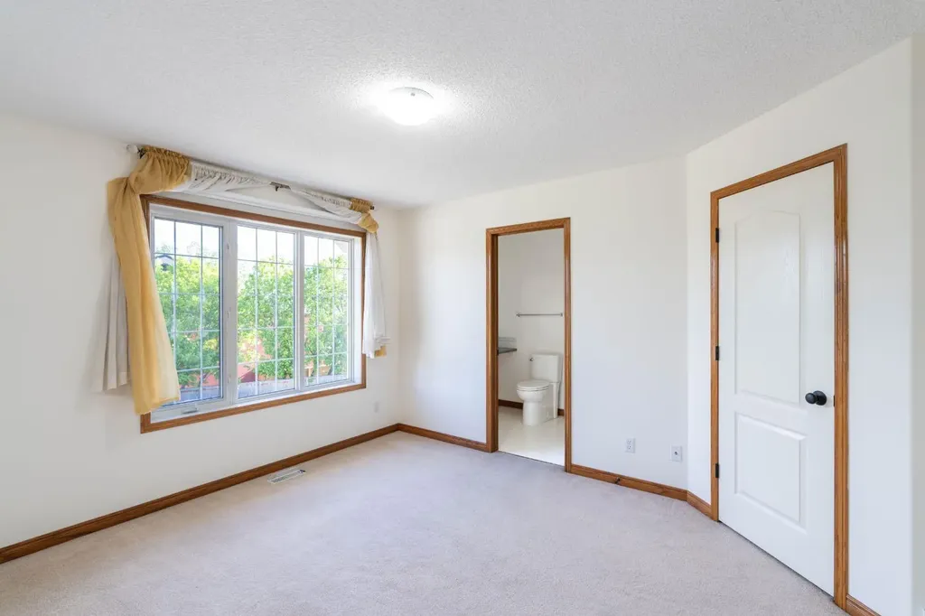 120 Ross Avenue Cochrane AB T4C 2E5