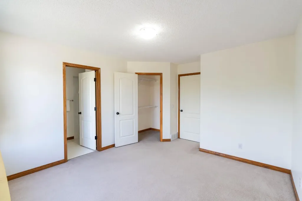 120 Ross Avenue Cochrane AB T4C 2E5