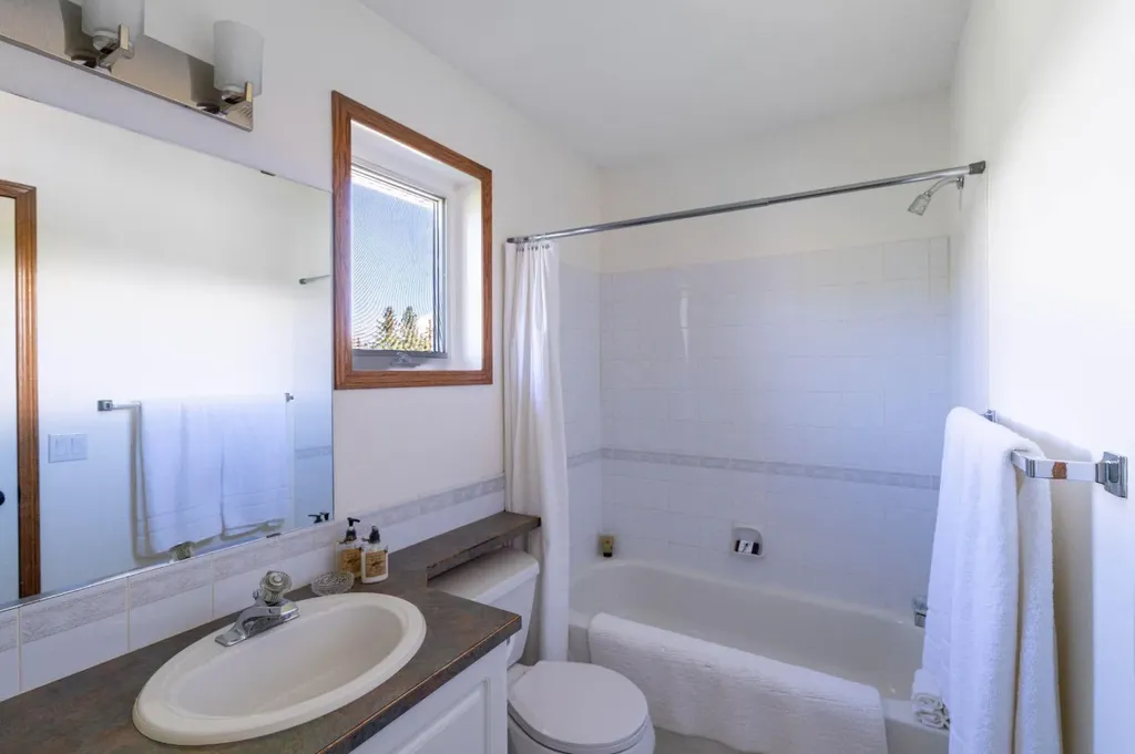 120 Ross Avenue Cochrane AB T4C 2E5