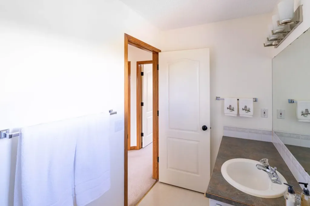 120 Ross Avenue Cochrane AB T4C 2E5