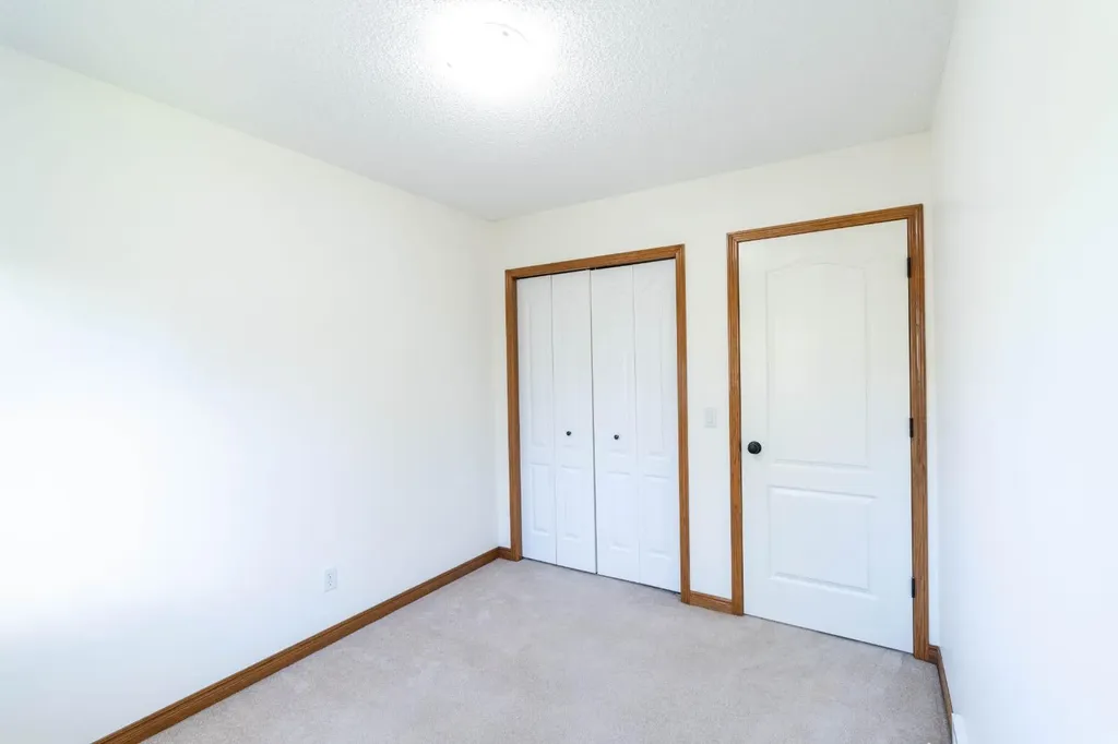120 Ross Avenue Cochrane AB T4C 2E5
