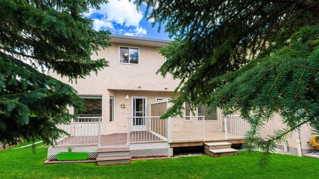 120 Ross Avenue Cochrane AB T4C 2E5