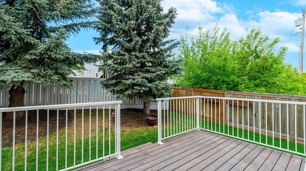 120 Ross Avenue Cochrane AB T4C 2E5