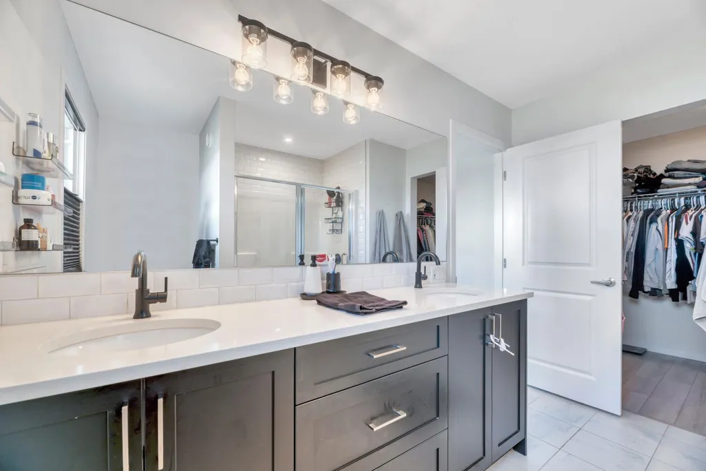 836 Seton Circle SE Calgary AB T3M 3B5